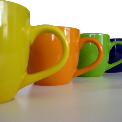 Becher und Tassen Becher und Tassen